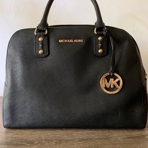 Michael Kors Jetset black with gold hardware